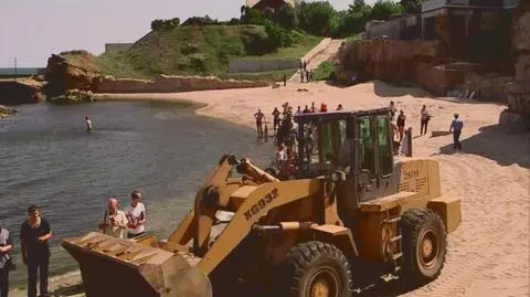 Buldożer na plaży w Odessie