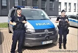 Policjanci eskortowali samochód z chłopcem, który wymagał pomocy medycznej