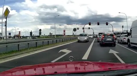 Cztery auta wjechały pod prąd. Zareagował kierowca z naprzeciwka