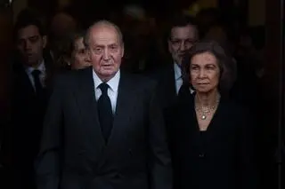 Król Juan Carlos z żoną Zofią