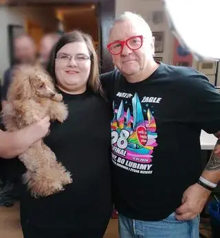 Magda z Jurkiem Owsiakiem podczas jednego ze sztabowych wyjazdów do siedziby Fundacji WOŚP
