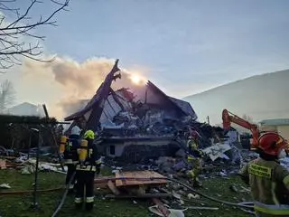 Służby na miejscu wybuchu w Ustroniu