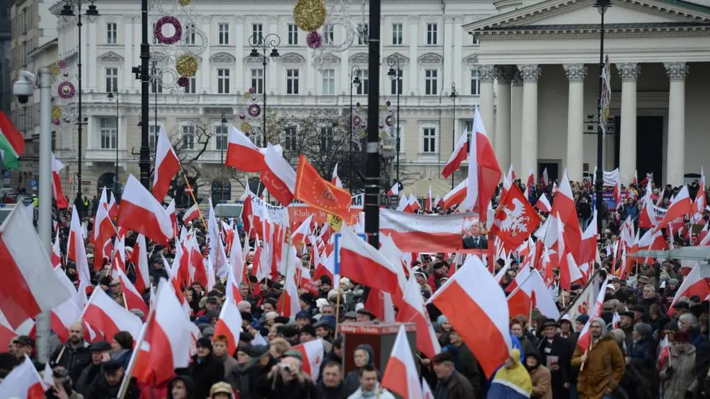 Uczestnicy marszu odśpiewali hymn Polski