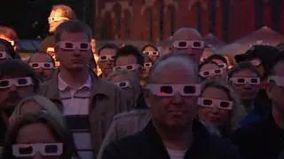 Koncert oglądano w specjalnych okularach