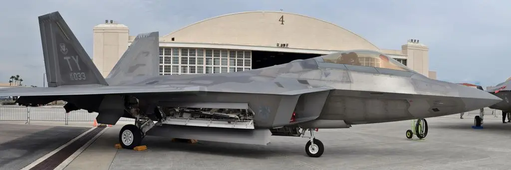 F-22 Raptor 