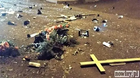 "W nocy na cmentarzu zdewastował groby, potem zapukał do domu w sąsiedztwie i pobił mieszkańca"