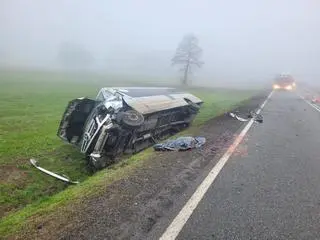 Zderzenie busa z samochodem na DK 12