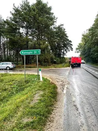 Do wypadku doszło na drodze wojewódzkiej w rejonie miejscowości Stare Konopki
