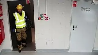 Policja poszukuje mężczyzn z nagrania