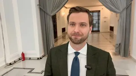 Pakiet demokratyczny, regularne konferencje prasowe, transparentność i przejrzystość