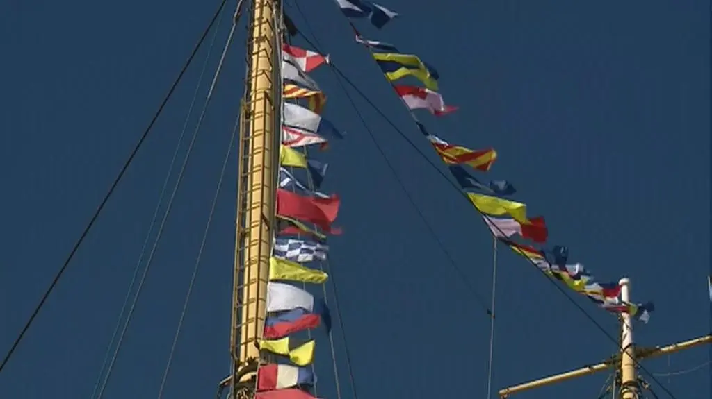 Do zwiedzania statku ustawiały się długie kolejki