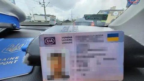 Kupił prawo jazdy i przyszedł wymienić je na oryginalne