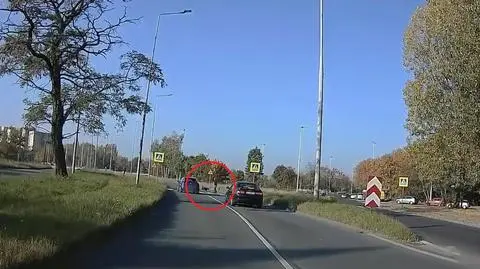 70-latek omal nie potrącił pieszego oraz psa