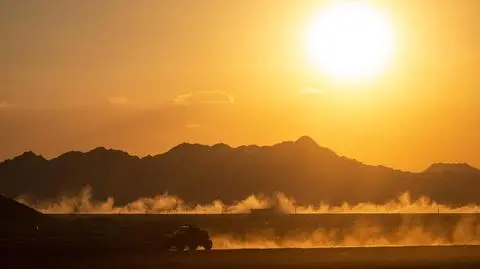 Szybki Hołowczyc, faworyci za nim. Dakar wystartował