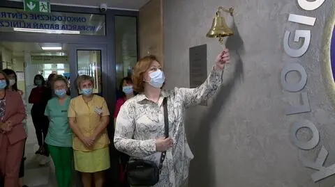 Pokonać tę chorobę, to jak wygrać wojnę. Z tej okazji uderzają w dzwon zwycięstwa