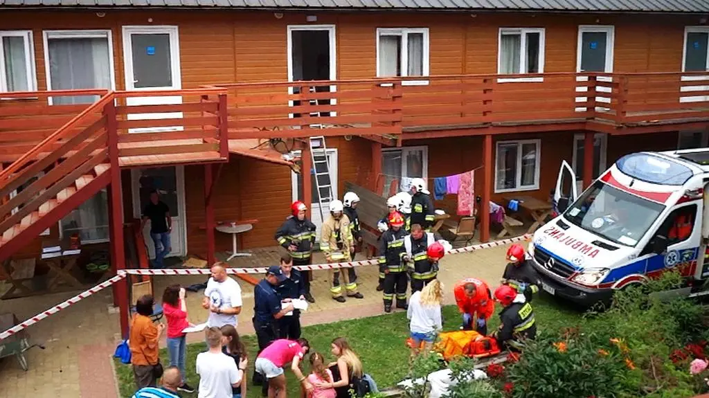 Runął balkon na którym były dzieci