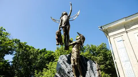 Odsłonięto poruszający pomnik. "Straszna rzeczywistość ukraińskich dzieci"