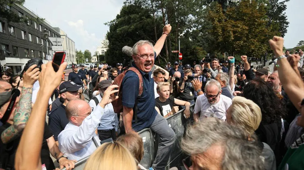 Protesty przed Sejmem przeciw nowelizacji ustawy o Sądzie Najwyższym