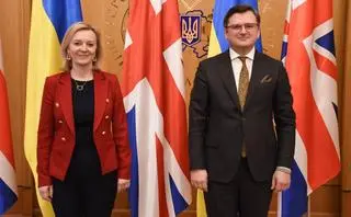 Liz Truss i Dmytro Kułeba 