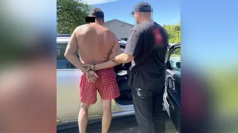 Wiedzieli, którędy będzie jechał. Poszukiwanego listem gończym zatrzymali na drodze krajowej
