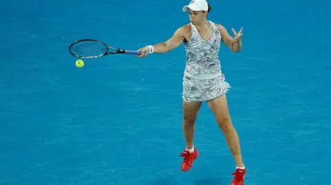 Niesamowita pogoń w drugim secie. Barty królową Australian Open