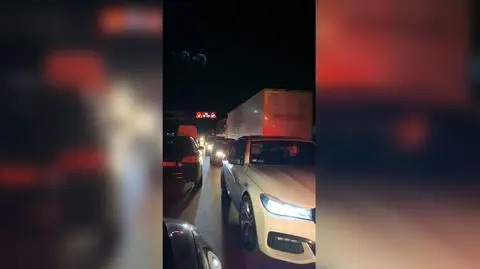 Korytarzem życia pod prąd. Kierowcy zablokowali autostradę