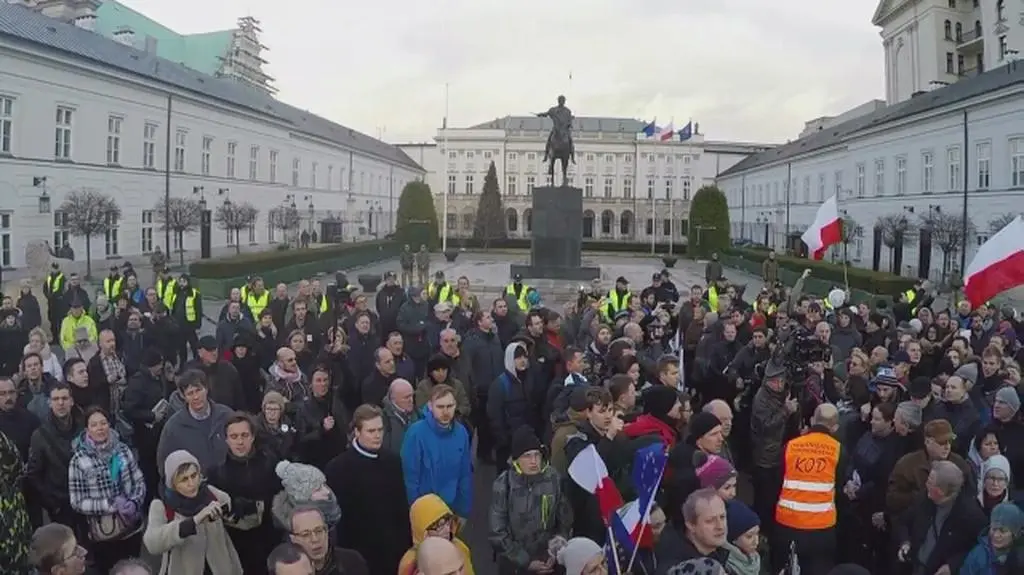Hymn przed Pałacem Prezydenckim