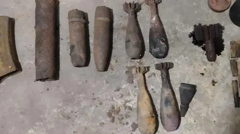 Gasili pożar w piwnicy, znaleźli niewybuchy z II wojny światowej. Zarzuty dla 42-latka