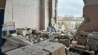 Ostrzelany budynek poczty w Chersoniu