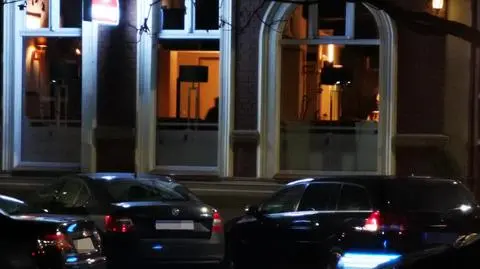 Biesiadowanie czy "spotkanie służbowe"? Poseł i samorządowcy w hotelowej restauracji
