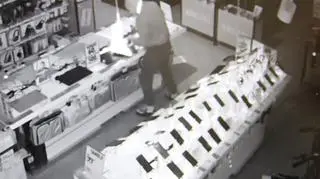 Policja szuka sprawcy kradzieży