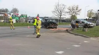 Auto zderzyło się z busem. Rekcin