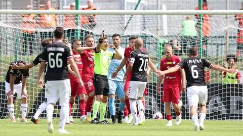 Kontrowersje w Warszawie okiem ekspertów. "Jak na mistrzostwach świata w Katarze"