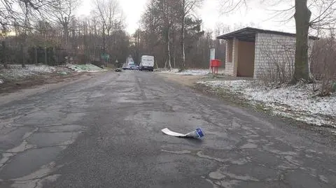 Kierowca uciekł, ale została tablica rejestracyjna z jego samochodu