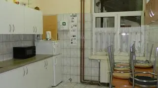 Kuchnia i stołówka dla dzieci w budynku przy ulicy Konarskiego