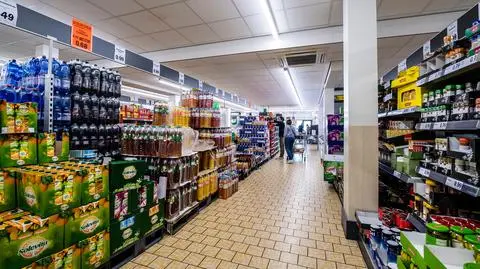 sklep s shutterstock_1121582540