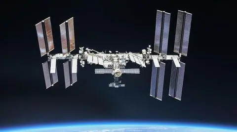 Powitanie na orbicie. Czworo astronautów dotarło na ISS