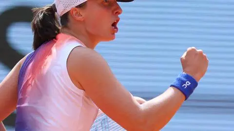 Tylko jeden moment zawahania. Świątek w trzecim z rzędu finale Roland Garros
