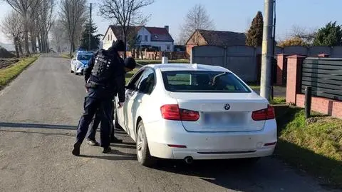 Uciekał, bo nie chciał trafić do więzienia. Drogę zablokował mu kierowca ciężarówki