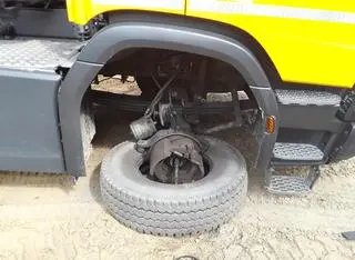 Kierowca ciężarówki porażony prądem