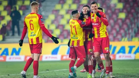 Korona nie poddaje się w walce o utrzymanie