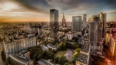 warszawa shutterstock_1537046705