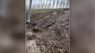 Na torowisko osunęła się ziemia