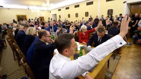 To była brutalna siła po stronie większości parlamentarnej