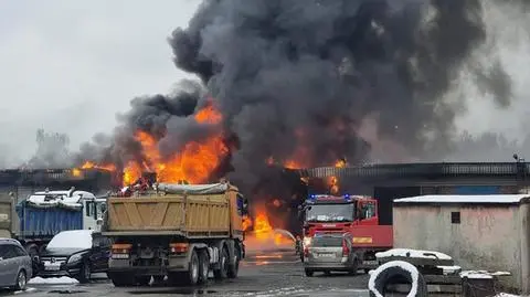 Pożar magazynu opon w Świętochłowicach