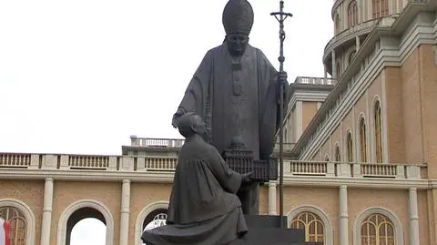 Zdemontowano pomnik przed bazyliką w Licheniu