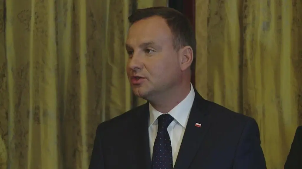 Andrzej Duda w czasie spotkania w ambasadzie w Londynie