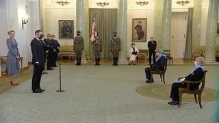 Aktualnie czytasz: "Wspólna jest opinia, że życie jest zadaniem". Historyk i chirurg onkolog odznaczeni Orderem Orła Białego