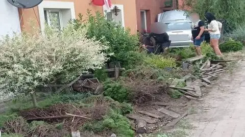 20-latek uderzył w dom, wcześniej odebrano mu prawo jazdy