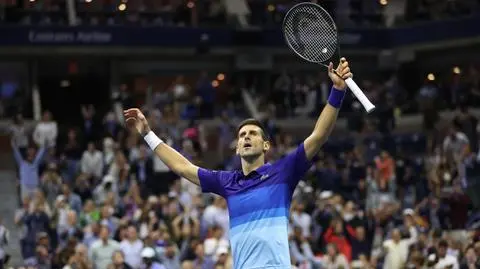 Pięciosetowy bój w półfinale. Djoković krok od historycznego osiągnięcia